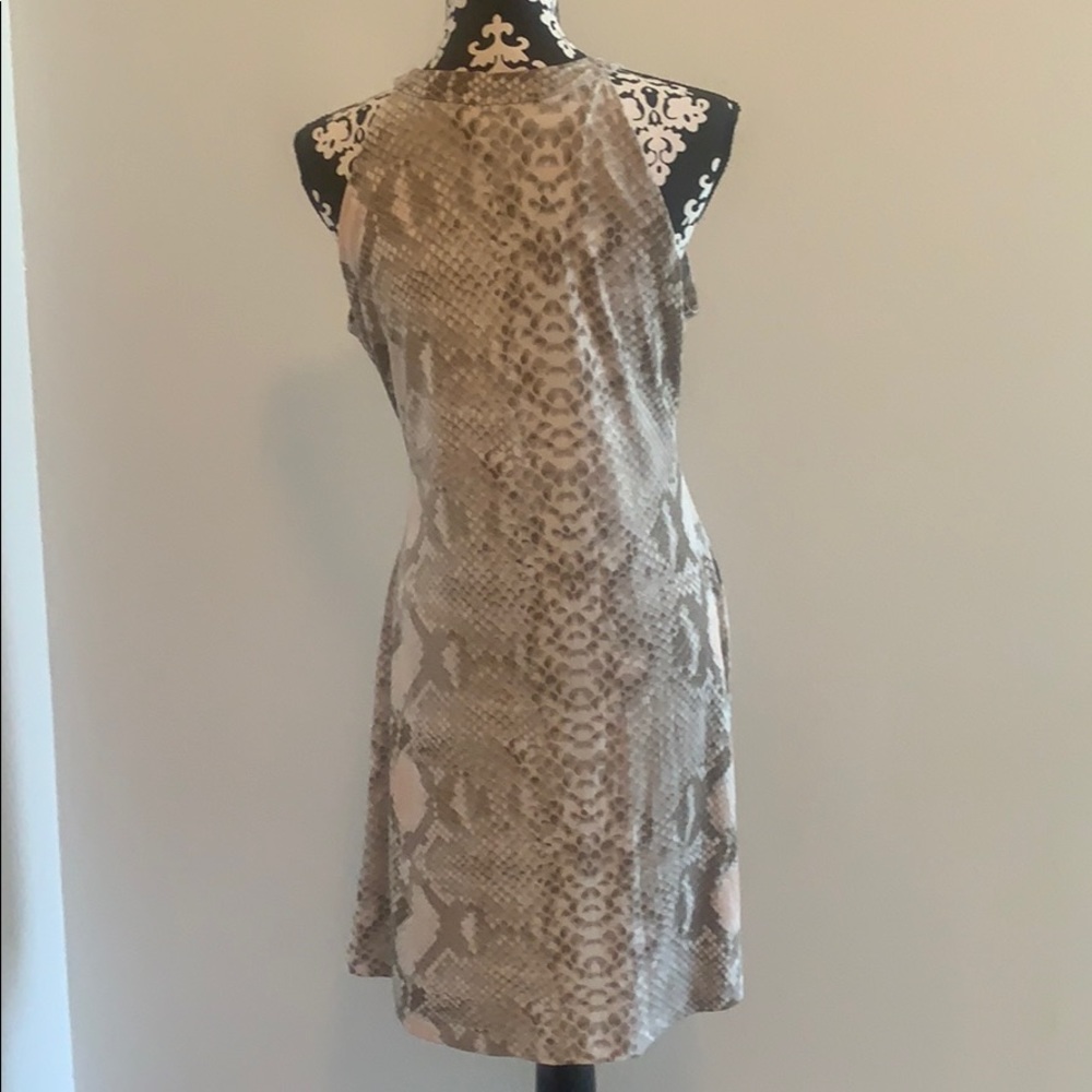 Dress - Picture 4 of 4